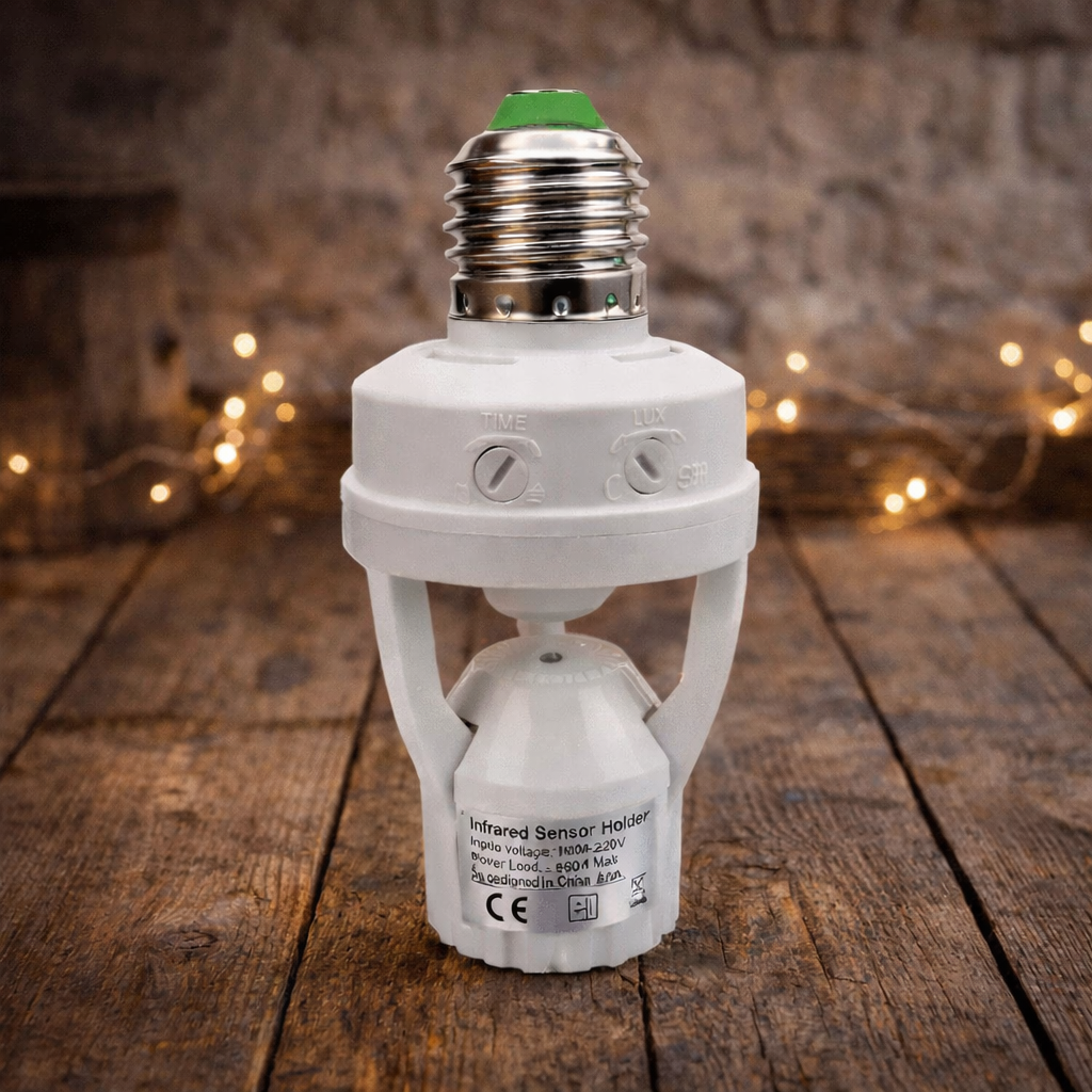 Soclu inteligent cu dulie și senzor de mișcare PIR
